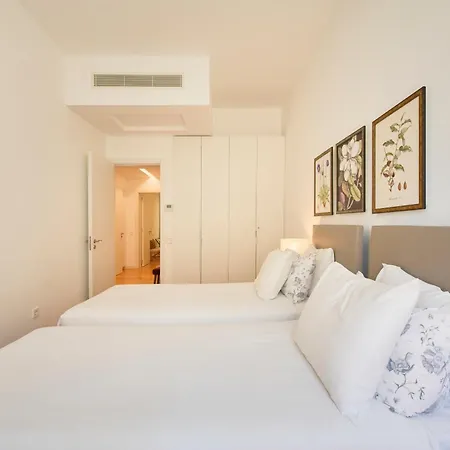 Trendy & Classic 2bedroom アパート リスボン