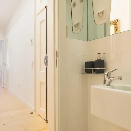 Trendy & Classic 2bedroom Apartment *