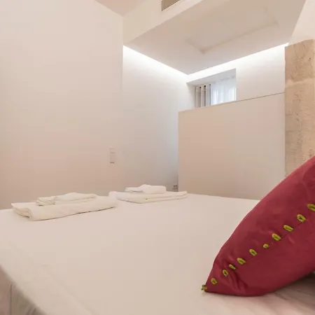 Trendy & Classic 2bedroom Apartment